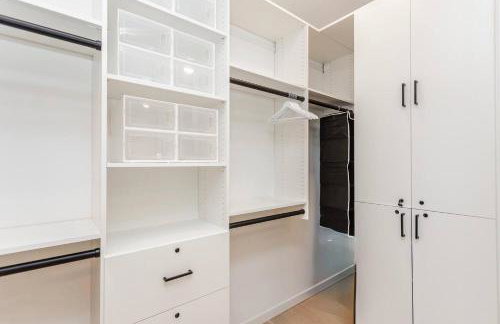 Ultra Modern Luxury - New Construction 4 Bedrooms - Photo 59