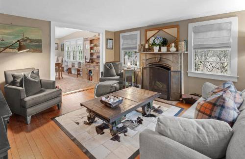 1800 Historical East Hampton Home, 1 Mile to Town! - Foto 8