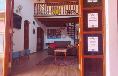 Casa Rosa de Peruíbe - Casa de Temporada 3 dormitórios, 10 hóspedes, piscina, wi-fi, netflix, 800 metros da praia - Photo 13