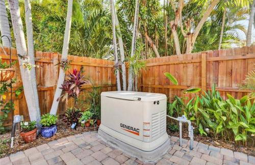 Chic Victoria Park Villa with Heated Pool and Spa - Foto 18