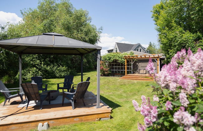 Dt Hot Tub Sauna Huge Yard - Photo 1