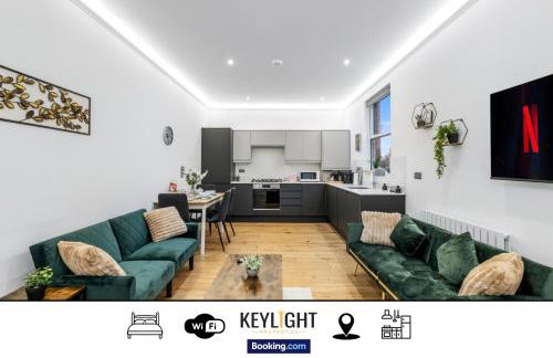 2 Bedroom Flat By Key Light Properties Short Lets & Serviced accommodation two minutes walk from Canada Water Station - Great for Contractors, Group and Family - Foto 1