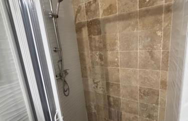 UNIQUE Appartement cosy dans villa avec piscine très bien placé - Foto 13