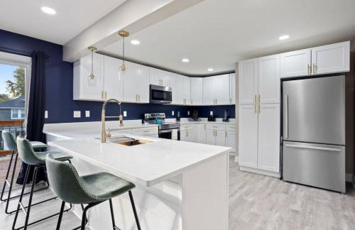 Chic Boho Retreat Near Downtown - Photo 11