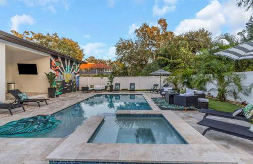 5BR Serenity Tampa Pool and Hot tub - Foto 6