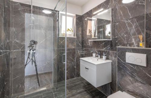 Villa Mia in Labin, a two apartment villa with pool close to the sea - Foto 4