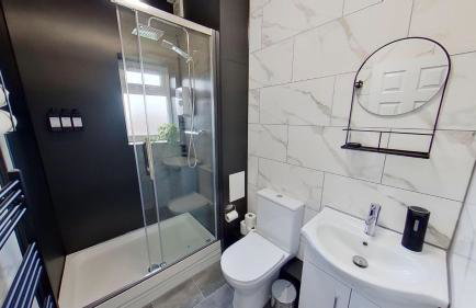 Elegant 2 Bed House Near City Centre - Foto 28