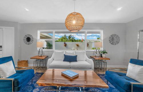 Seven Palms Waterfront- Private Dock, Heated Pool & Lanai -Walk to beach! by Maven Vacation Rentals - Foto 65