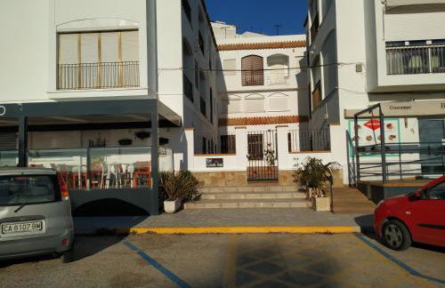 Apartamento primera linea de playa con gran patio, consultar disponibilidad de aparcamiento - Foto 9