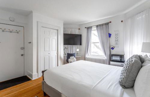 Sunshine Room by harbor downtown beach I-95&Train - Foto 10