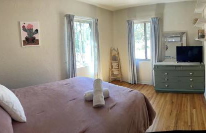 Vintage charm vacation home with modern comforts near Old Town - Foto 7