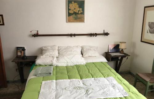 hilltop villa garden with great views - Foto 23