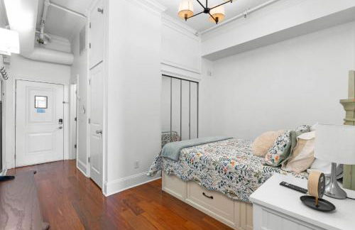 Knockout Loft- Near Plant Riverside - Foto 7