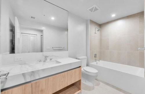 Chic Downtown Miami 2BR City Views Rooftop Pool - Foto 7