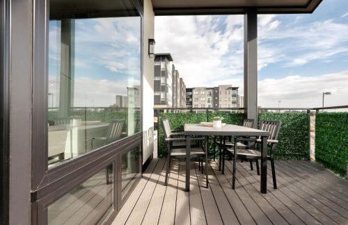 Contemporary Condo - Grill - Balcony - Tesoro - Foto 29