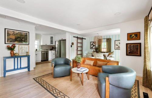 Bright and Stylish Historic Grant Park Retreat - Photo 29