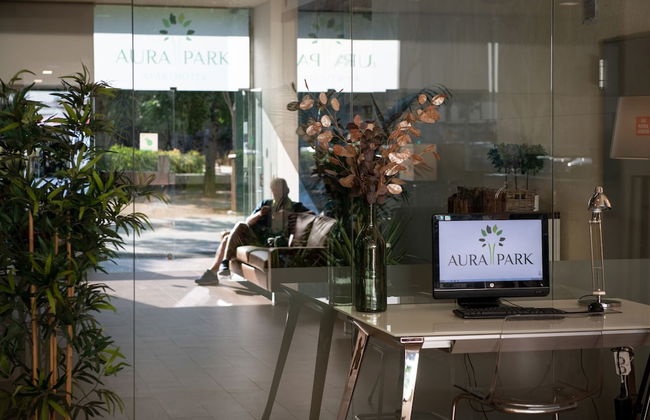 Aparthotel Aura Park Fira Barcelona - Photo 3