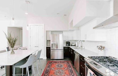 Modern Luxury Rooftop Deck, 3 mi to Downtown - Foto 9