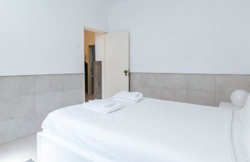 Lisbon Tagus River Terrace Flat - Photo 12