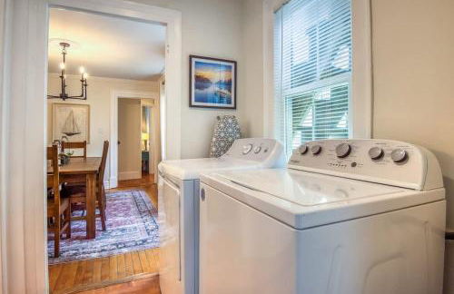 Spacious 6BR close to Portsmouth beaches and UNH - Photo 4