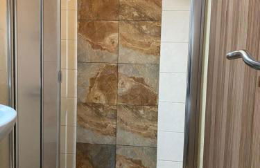 2-room flat with private entrance & privat parking - Foto 7