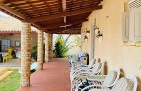 Maravilhosa casa com piscina - Foto 12