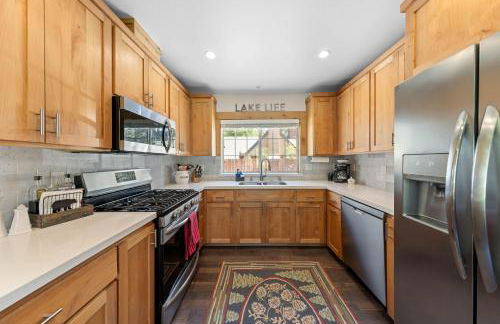 Rustling Grove in Tahoe City - Pet-Friendly, Walking Distance to Downtown and Lake - Private Hot Tub - Foto 11