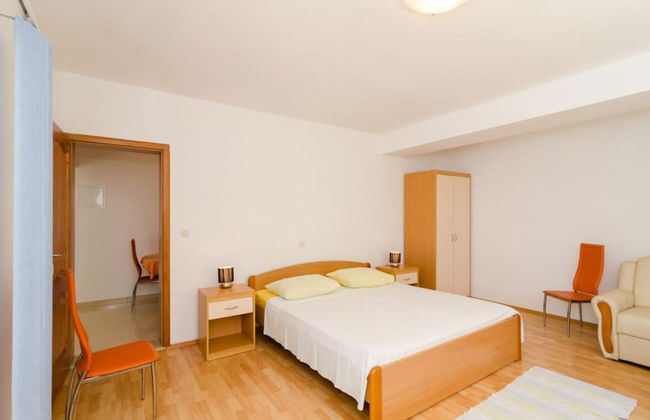 Apartments Plavac Mali - Photo 9