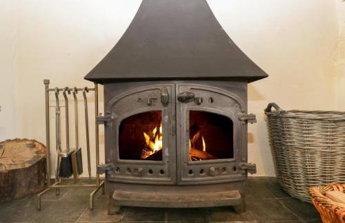 2 Court Farm - Photo 8