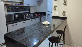 Apto Novo bem localizado e garagem - Foto 3