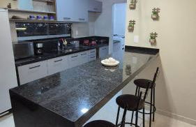 Apto Novo bem localizado e garagem - Foto 3