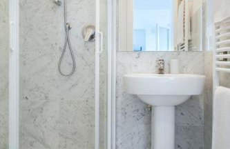 "The Ulivi" inside Le Agavi Private Park, shared Pool and Tennis 200m far, Sea View Apartment 2 AC BDR, 2BTH, parking next home and private garage in Lerici! Cooking Lesson and Wine Tasting - Foto 41