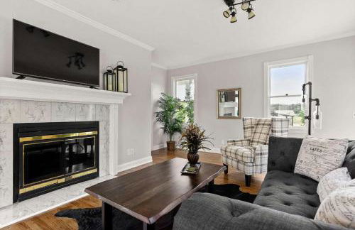 Colonial Manor - Photo 15