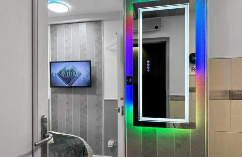 Small Studio Suite w VIP lounge access-Maerdy - Foto 16