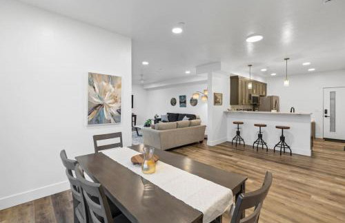 Stunning Waterfront Condo Breathtaking Views 202 - Foto 6