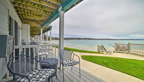 Updated Onekama Resort Condo on Portage Lake! - Foto 2