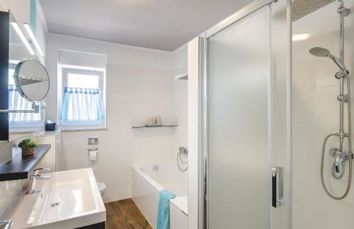 Holiday Home in Novigrad with Pool near Beach - Foto 41