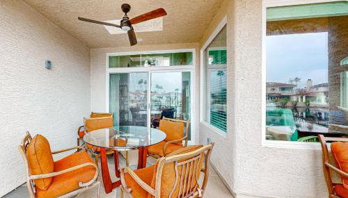 Lake view desert stay with pool, patio, grill, & smart TVs - snowbird-friendly - Foto 2