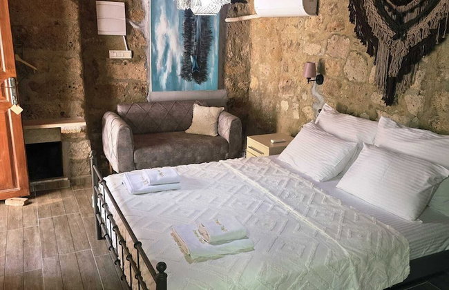 İmerek Taş Ev Otel Alaçatı - Photo 18