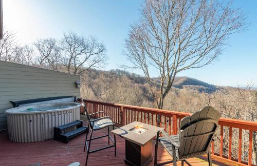 Wolf's Den~Views~Hot Tub~Home Theater~Hatley Ski! - Foto 29