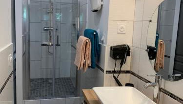 gîtes la ferme de marguerite - Foto 5, towels, Shower, heating