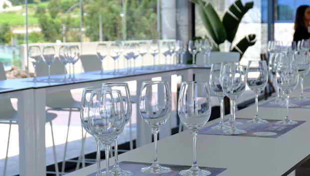 Pronti per la degustazione di vino