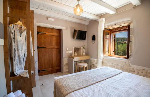 Pavlina Villa , a hidden gem with heated pool and ping pong! - Photo 33