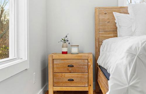 Family Getaway Walkable to Town - Foto 32