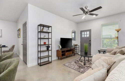 NEW Temple 12 BD Contractor & Group Friendly - Foto 9