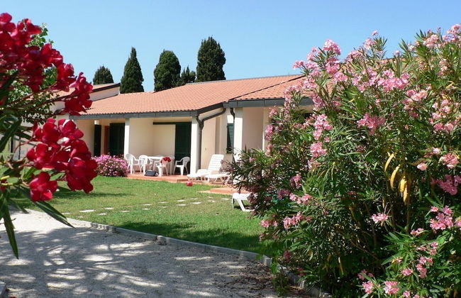 Semi Detached Bungalow with AC near Coast of Tuscany - Foto 26