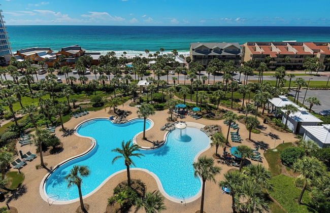 Spacious 2BR Condo w/ Partial Gulf Views, Pool, Across the Street From Beach! - Foto 30