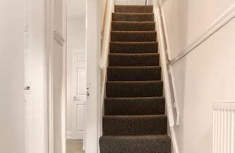 3-bedroom Home in Liverpool L15 with FREE Parking - Foto 17