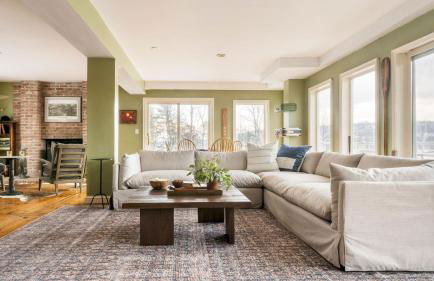 Historic & Secluded Estate on the Hudson River w/ Pool Sleeps 24 River House by Avantstay - Foto 25