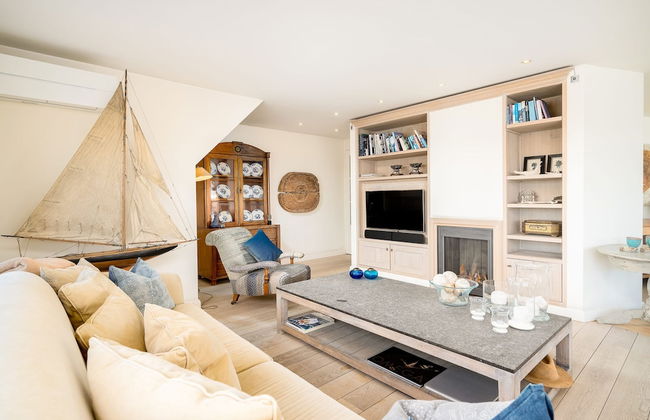 Stunning Penthouse With Free Parking and sea View - Foto 65